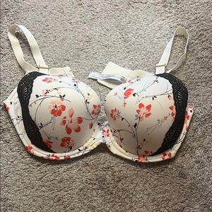 Soma Embraceable Full Coverage DDD Floral Print Bra Geo Lace like new